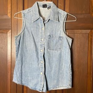 GAP, Blue Denim Sleeveless Button Up Top, size small